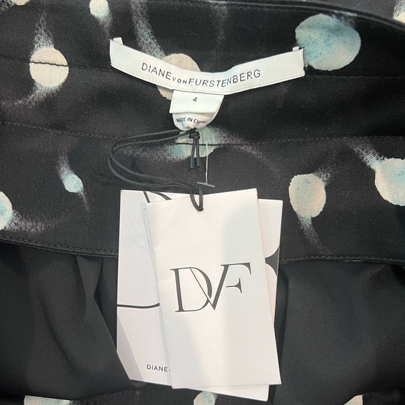 DVF Mini Skirt - Picture 3 of 3